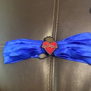 No damage. It’s being on my closet I must had lost the tag